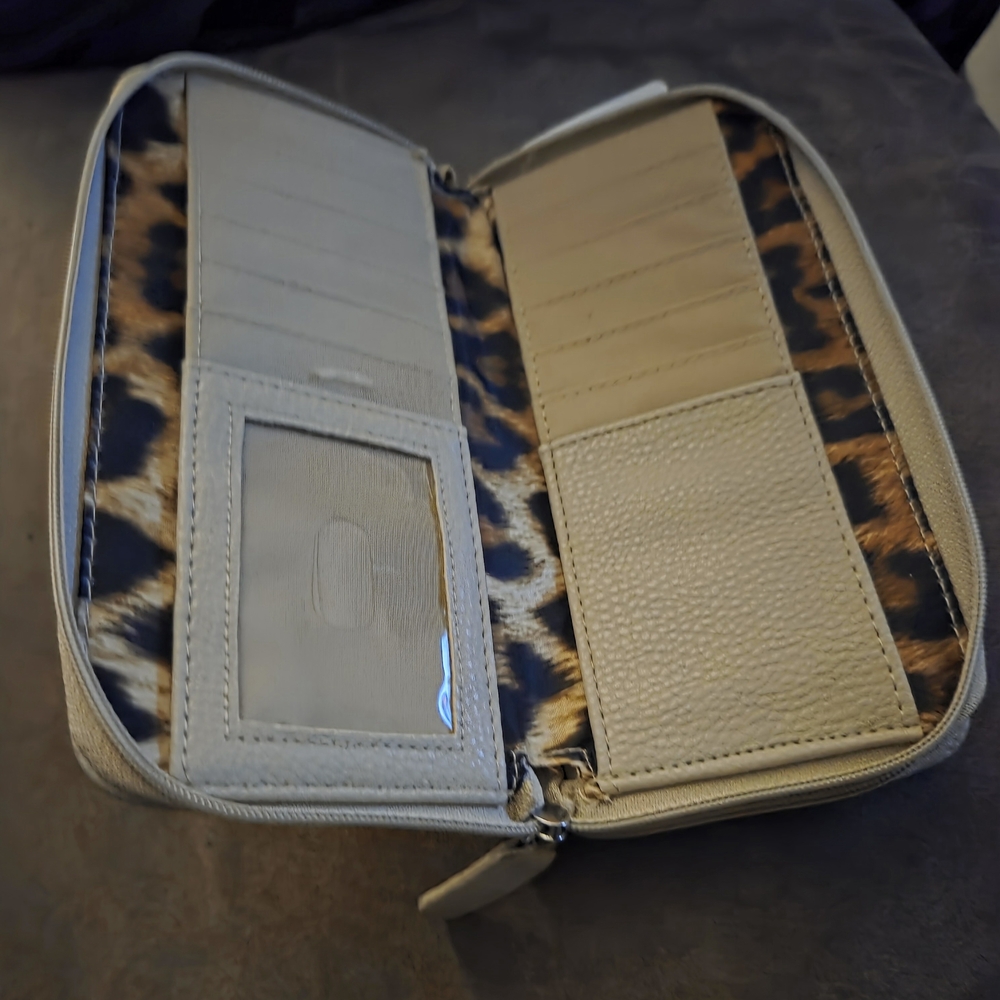 Jessica Simpson Taupe Wallet - Picture 4 of 5